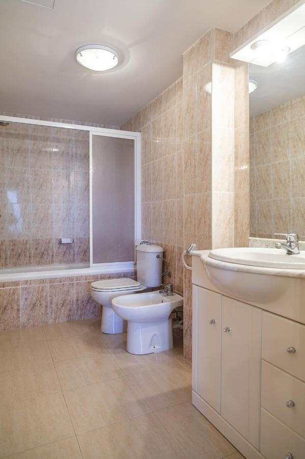 Uhc Village Park Apartments Салоу Экстерьер фото