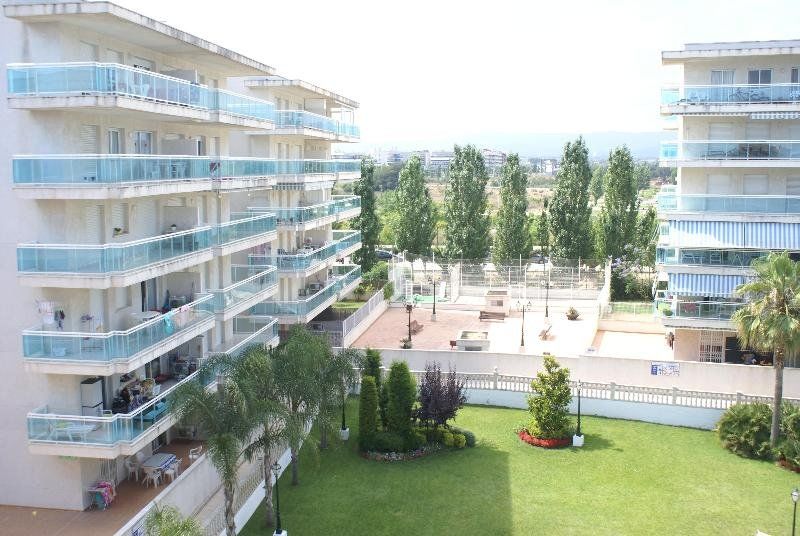 Uhc Village Park Apartments Салоу Экстерьер фото