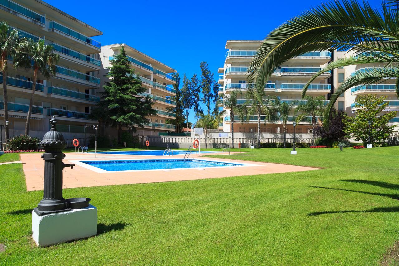 Uhc Village Park Apartments Салоу Экстерьер фото